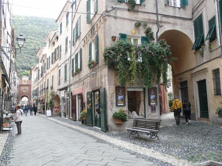 Ilgattosuruotefinalligure Finale Ligure Exterior photo
