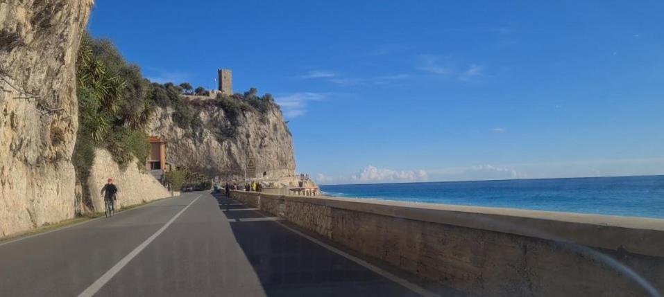 Ilgattosuruotefinalligure Finale Ligure Exterior photo