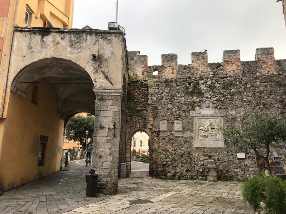 Ilgattosuruotefinalligure Finale Ligure Exterior photo