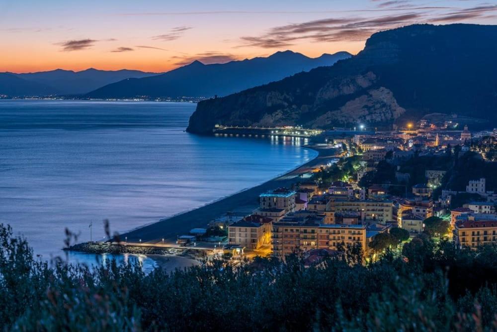 Ilgattosuruotefinalligure Finale Ligure Exterior photo